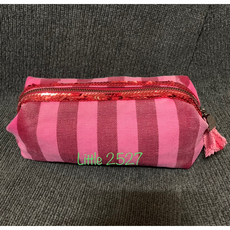 กระเป๋า  Victoria's Secret FASHION SHOW SWAG BAG(RARE MODEL BAG) (ขนาด กว้าง4นิ้ว X ยาว8นิ้ว)