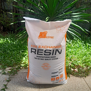 [บ้านเครื่องกรอง] สารกรองน้ำ สารกรองเรซิ่น ION EXCHANGE RESIN 001*4FG EZYTEC (สารกรองเรซิ่น) 25ลิตร