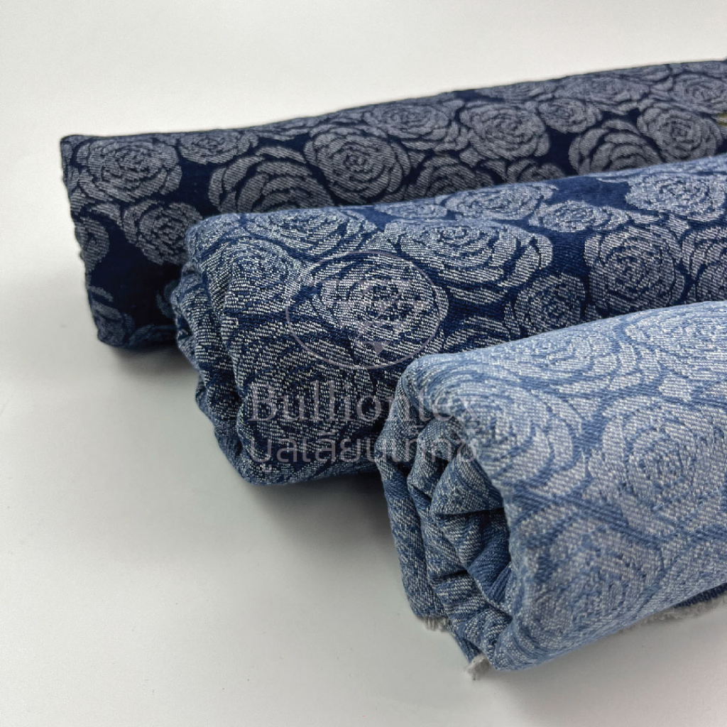 ผ้ายีนส์ลายดอกกุหลาบ Jeans Rose Flower เนื้อไม่ยืด อยู่ทรง ความหนากำลังดี ขนาด 1 หลา พร้อมส่ง