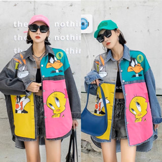 เสื้อเเจ็คเก็ตยีนส์สกรีนลายหนาเเน่น ตัดเเต่งผ้ายีนส์