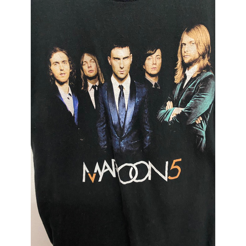 ส่งต่อเสื้อวง maroon 5 ไซส์ SMALL อก 36