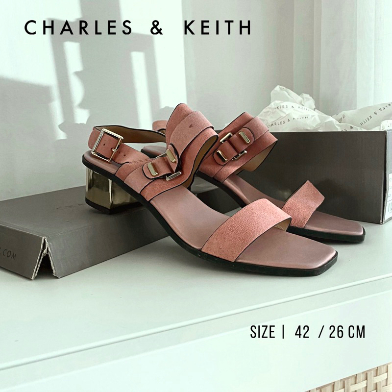 charles &amp; keith รองเท้า ส้นสูง 2 นิ้ว สีชมพู มือสอง