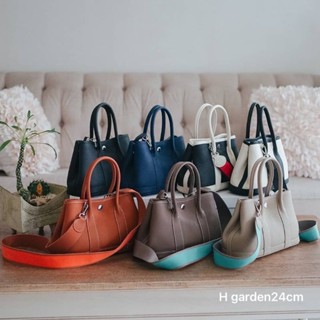 H garden 24cm กระเป๋าสะพายข้างหนังวัวแท้🔸หนังวัวแท้100% togo นำหนังนุ่ม หนังสวยๆนำมาตัดแต่งเป็นกระเป๋าใบน้อยสุดคิ้วท์