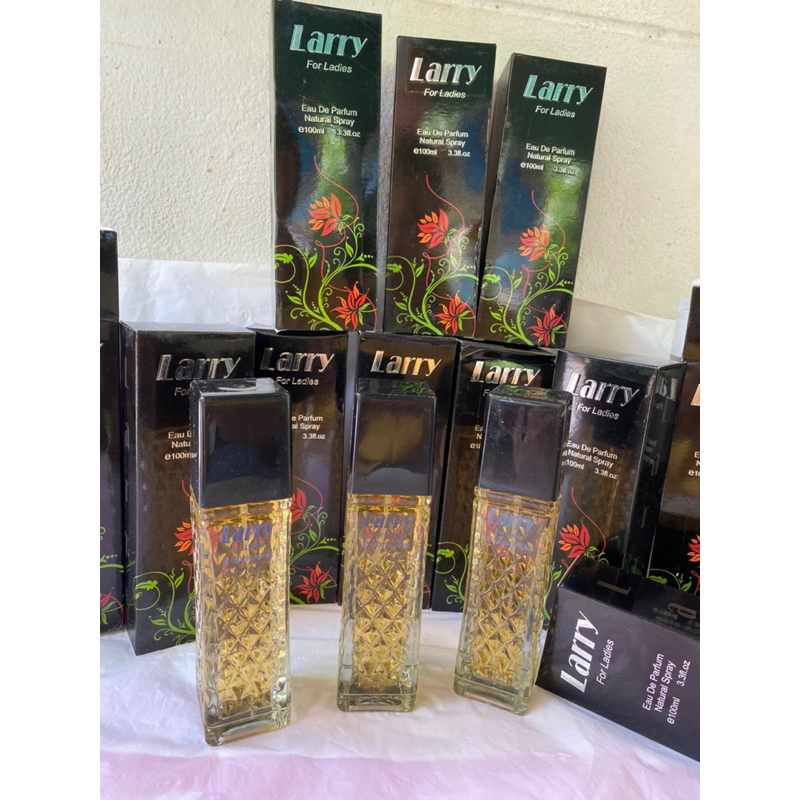 น้ำหอมลาลี่ 100ml (Larry) กลิ่นหอมติดทนนานตลอดวัน