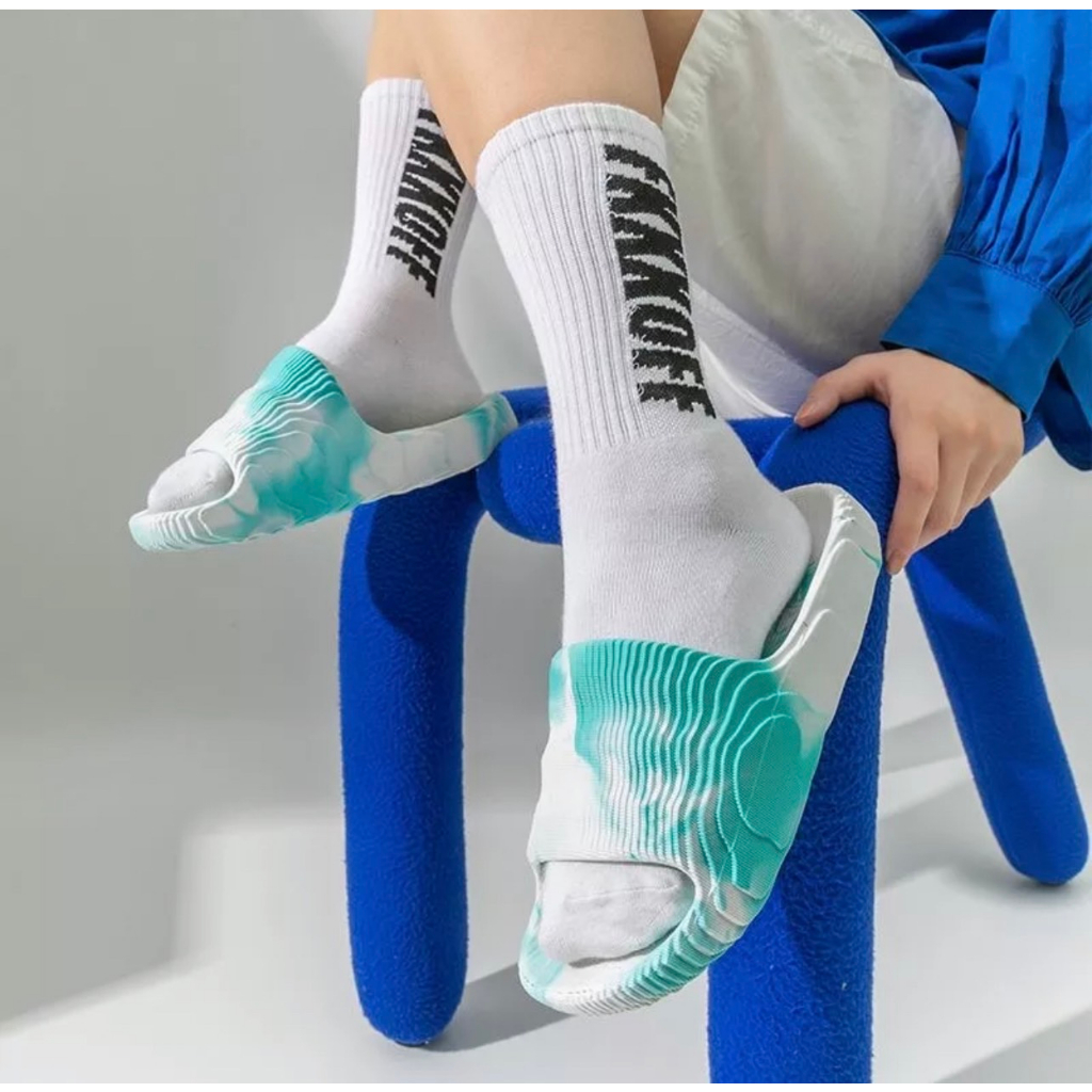 รองเท้าแตะ ลายอดิ รองเท้าแบบสวม พื้นหนา3เซน ใส่สบาย โดนน้ำได้ ส่งไว 2-3วันได้ของทันที พื้นนุ่ม