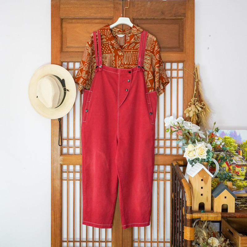 AUG29 เอี๊ยมกางเกง สีแดง ผ้ายีนส์