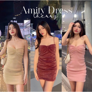 Amity Dress เดรสสายเดี่ยวผ้ากริตเตอร์ วิ้ง เล่นแสง