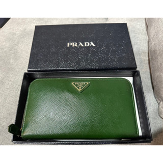 Prada Zip wallet green กระเป๋าสตางค์ ของแท้มือสอง