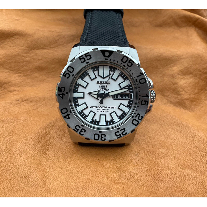 นาฬิกา Seiko Mini Monster รุ่น SNZF45K1 มือสองของแท้ ราคา 7,900 บาท
