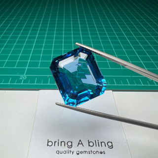 บลูโทแพส (London blue topaz) 24.65 ct (20.1x17.5x10.8) มม สวยมากๆ สีฟ้าเข้มสดใส สะอาด