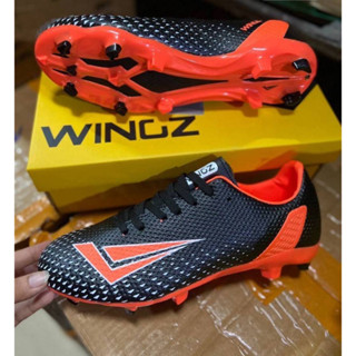 WINGZ (ลิขสิทธิ์แท้) รองเท้าสตั๊ดฟุตบอลชาย รุ่น WZ1909 Size : 36-42