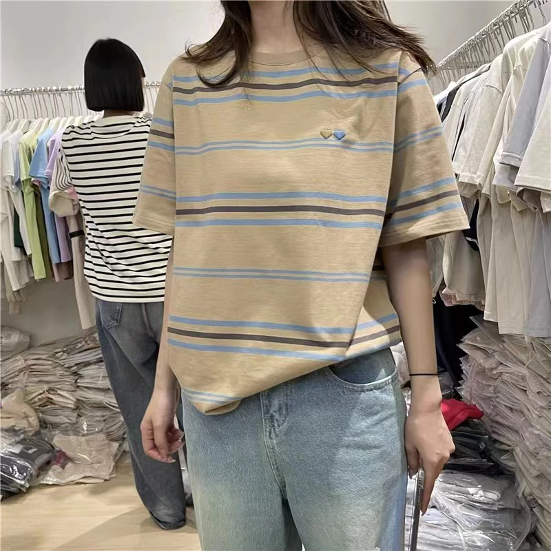 3017# เสื้อยืดแฟชั่นผู้หญิง ลายปักหัวใจ หลวมใส่สบาย ลายริ้ว น่ารักๆ