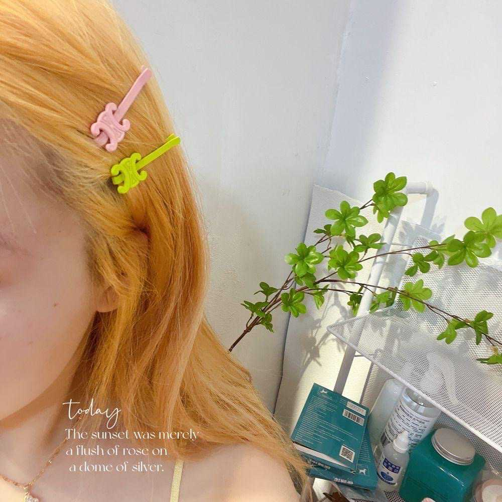 พร้อมส่งในไทย!!! กิ๊บปราด้า **งานคู่** พร้อมส่ง ปังมากก สวยไม่ไหว หรูหราดูเเพง กิ๊บแบรนด์