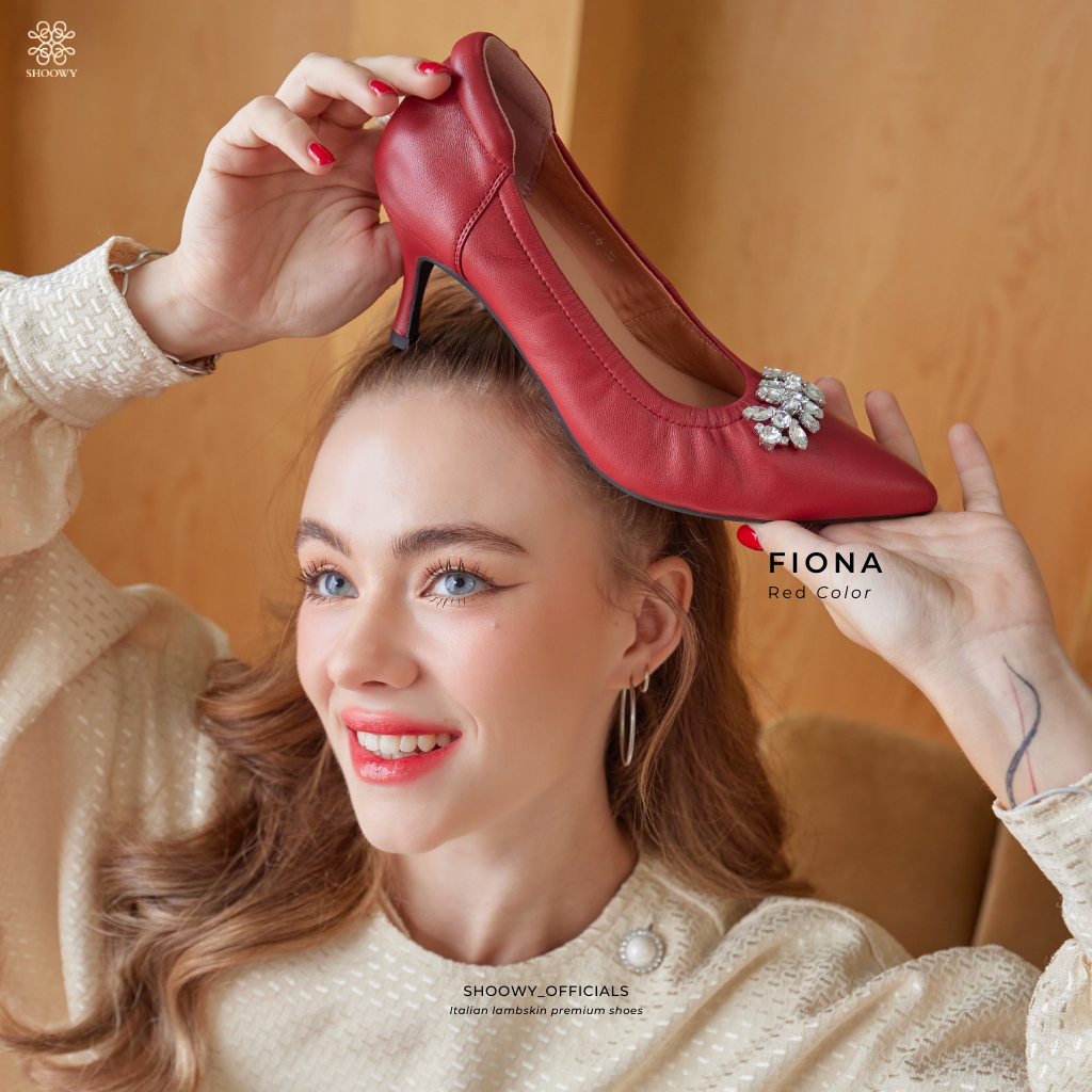 Shoowy รองเท้าหนังแกะ รุ่น Fiona Red color (สีแดง)