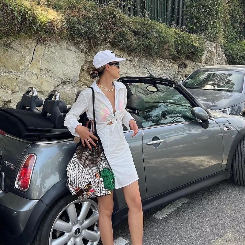 (มือ2)งานแฟชั่นร้าน Jolie Store(L)::มินิเดรสขาวแขนยาวผูกอก [18/01]