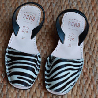 รองเท้า Pons รุ่น 2021 Teide  สี Pony Zebra(S-002)