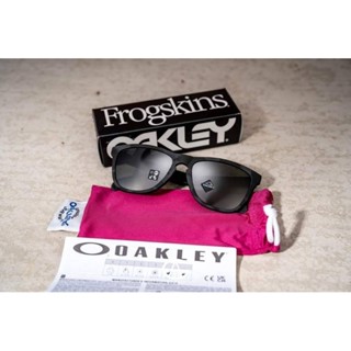 (CT54) OAKLEY Frogskins CAMO สีหายากรุ่นพิเศษสีลายพรางดำเทา