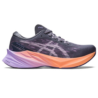 ASICS :  NOVABLAST 3 WOMEN RUNNING ผู้หญิง รองเท้าวิ่ง ของแท้  METROPOLIS/DUSK VIOLET