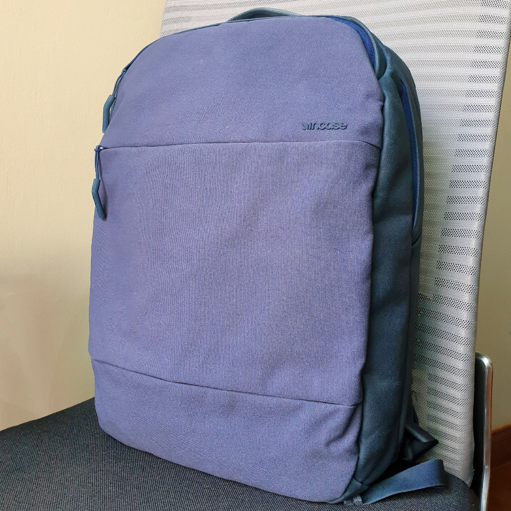 Incase City Dot Laptop Backpack Navy กระเป๋าเป้สะพายหลังใส่โน้ตบุ๊ค (ใบที่ 2/2)