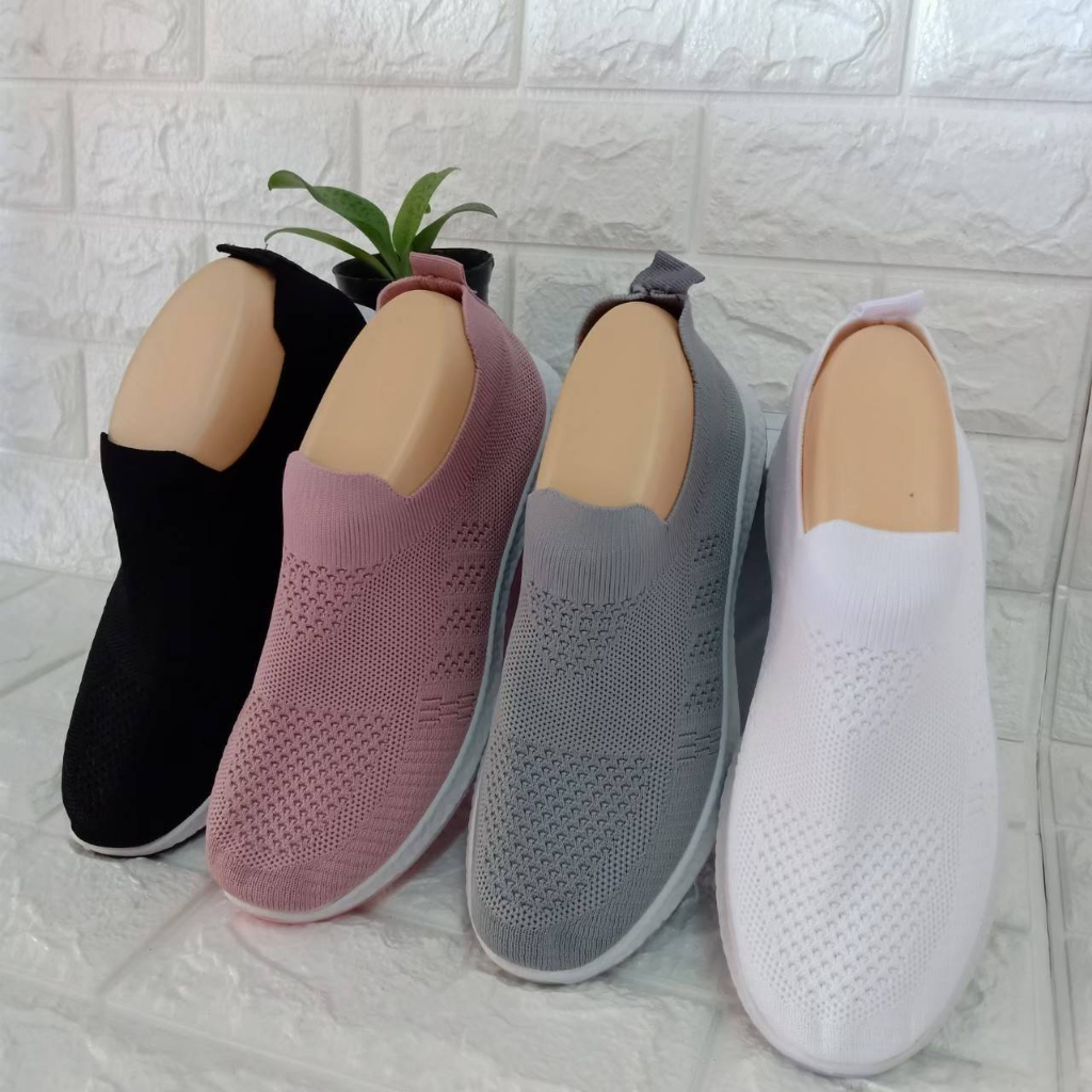 รองเท้าผ้าใบสลิปออนสวมใส่สบายเท้า มี4สี ขาว ดำ เทา ชมพู ไซส์36-40