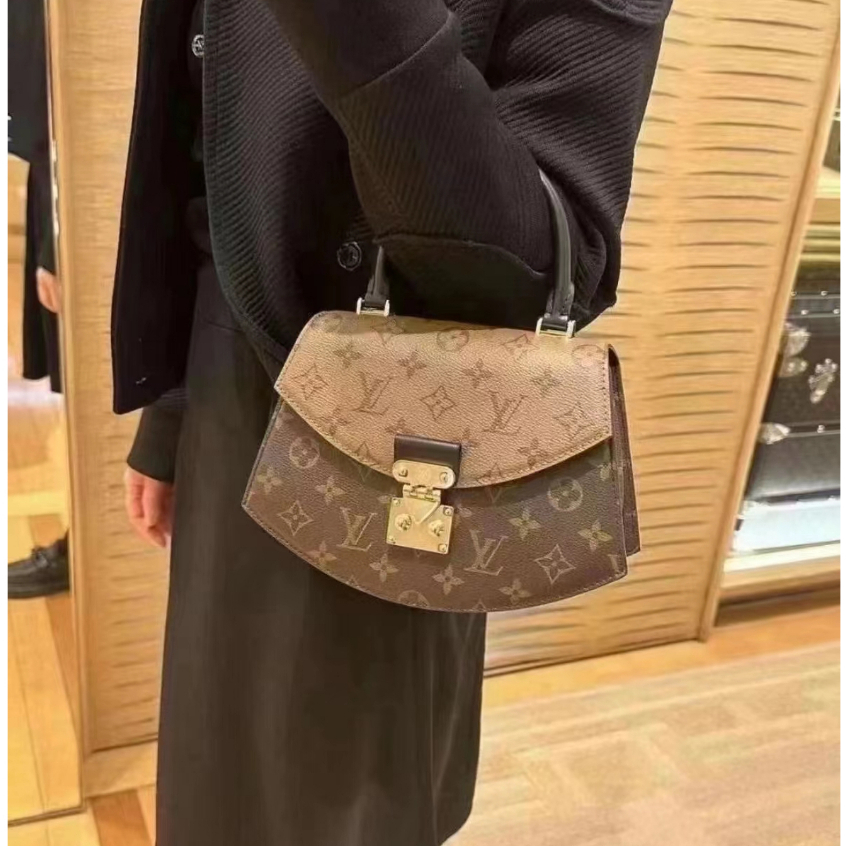 Louis Vuitton/Gu Ailing same handbag/shoulder bag/messenger bag