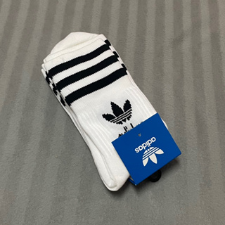 [พร้อมส่ง แท้100%‼️] (จำนวน 1 คู่) ถุงเท้า Adidas Originals Mid Cut Crew Socks ยาวครึ่งแข้ง สีขาว/โลโก้ดำ