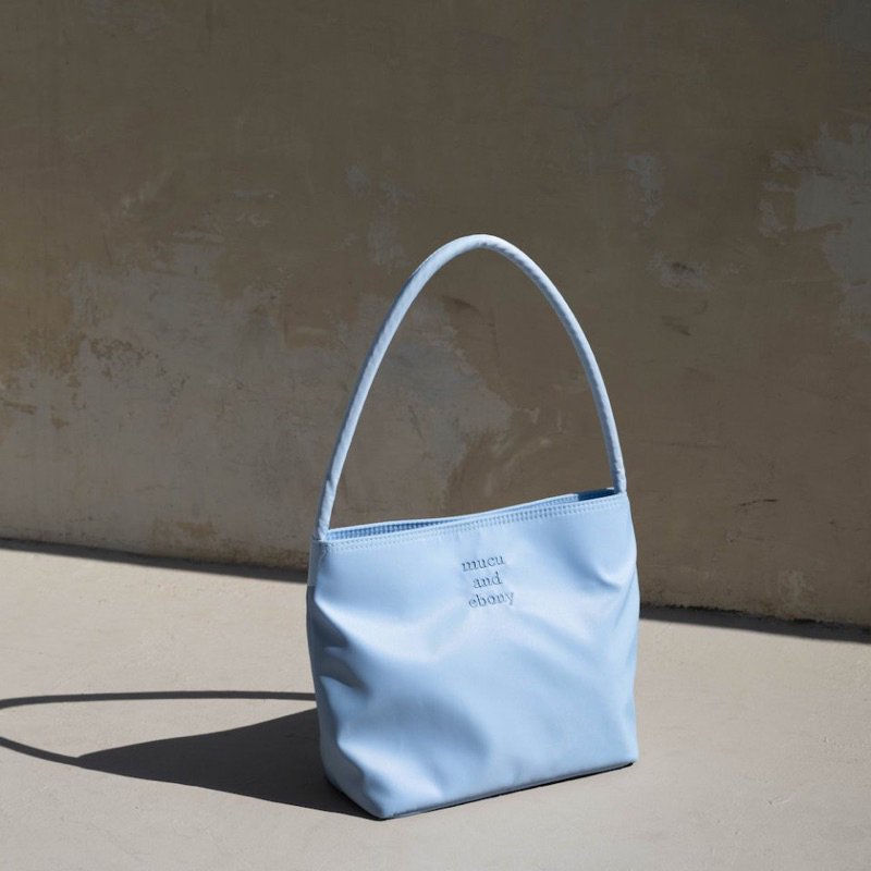 ส่งต่อ mucu and ebony สีฟ้า