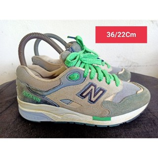 New balance Size 36 ยาว 22 รองเท้ามือสอง ผู้หญิง ผ้าใบ แฟชั่น ทำงาน ลำลอง เดิน  เที่ยว วิ่ง ออกกำลังกาย