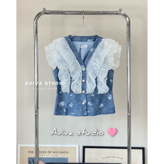 Aviva studio 🩵🌹เสื้อยีนส์เเขนกุดลายกุหลาบ