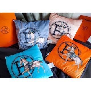 **พร้อมส่ง** หมอนผ้าห่ม Hermes งานผ้ากำมะหยี่ปักลายอย่างดี ขนนุ่มนิ่มมาก