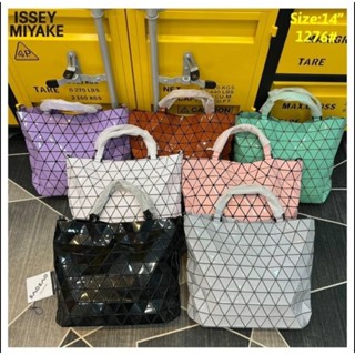 **พร้อมส่ง** กระเป๋า ISSEY MIYAKE กระเป๋าคริสตัลทรงเรขาคณิตใบใหญ่ size 14"