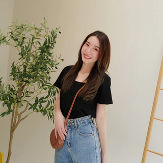 ranfafaet- เสื้อคอเหลี่ยมผ้าร่อง ไม่ยับง่าย (พร้อมส่ง)🥰