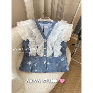 Aviva studio 🩵🌹เสื้อยีนส์เเขนกุดลายกุหลาบ