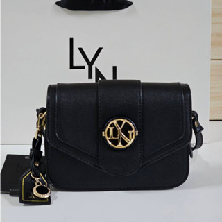 กระเป๋า  LYN crossbody รุ่นใหม่ สายปรับได้