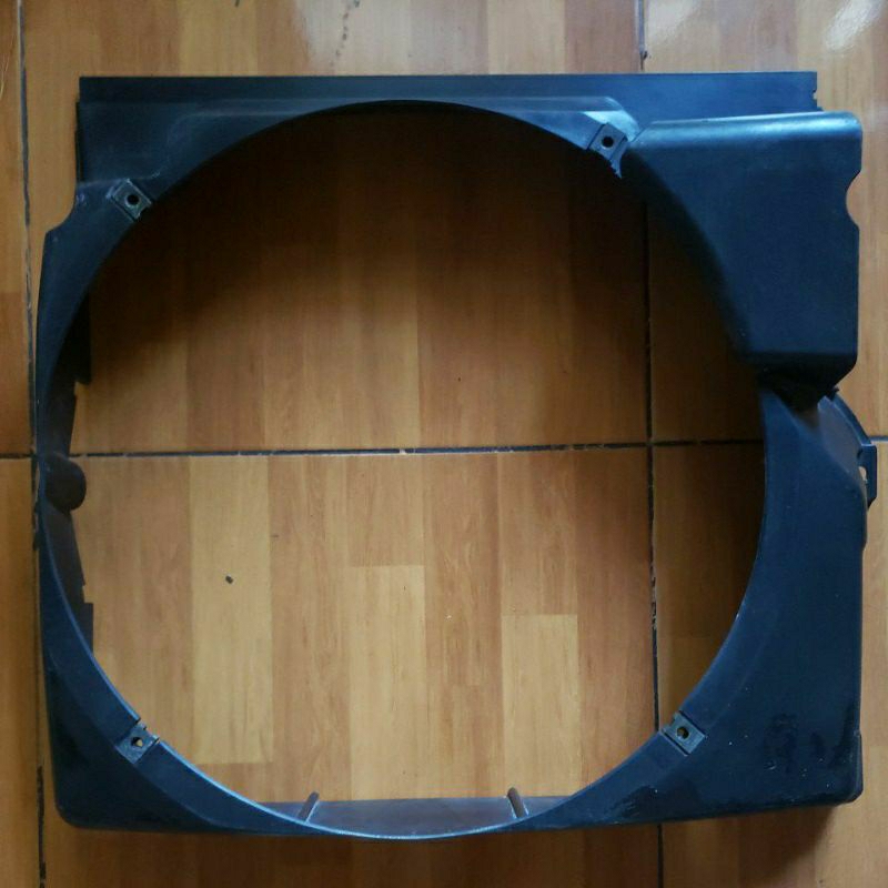 โครงพัดลมไฟฟ้าหน้าแผงแอร์ BMW E36 Part Number 64548391407