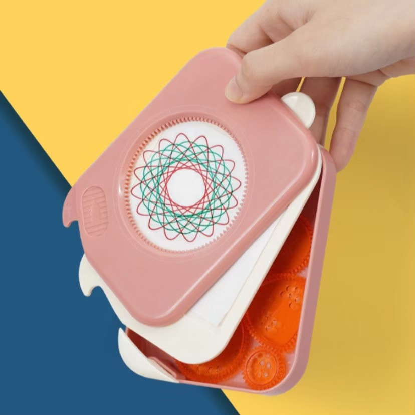 ส่งไว! Spirograph ไม้บรรทัดฟันเฟือง Stencil Art Design ของเล่นพกพา เหมาะสำหรับเด็ก 4ขวบ+ มาพร้อมกล่องเก็บ พกพาง่าย - รูปที่ 6