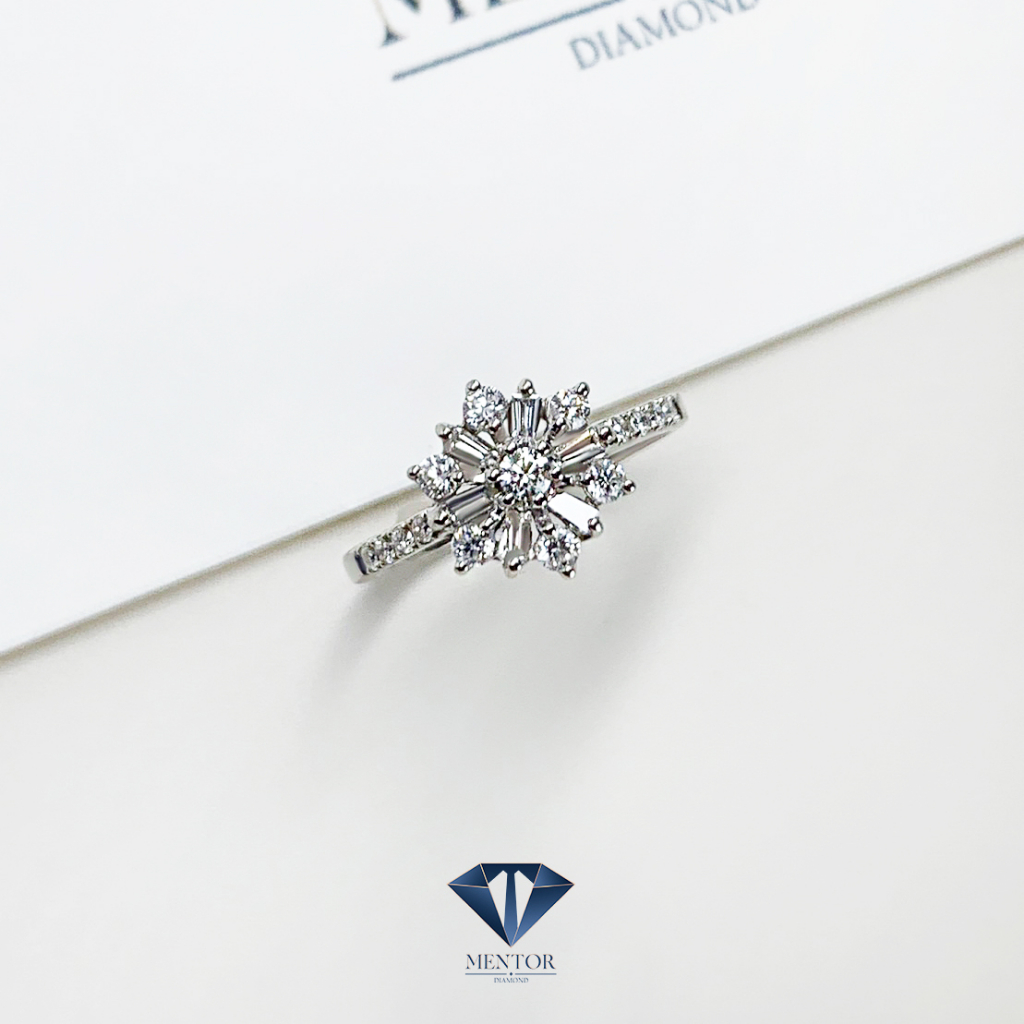 Snowflake diamond ring
