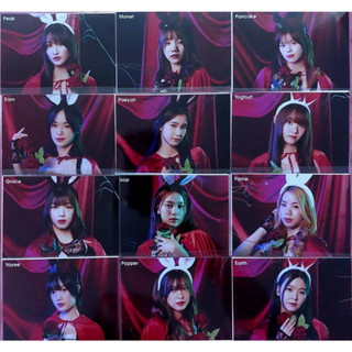 ส่งฟรี - รูปแนวนอนแอคพิเศษเข้างานคอนเสิร์ต BNK48 รุ่น 3 ชุดแดง พร้อมส่ง