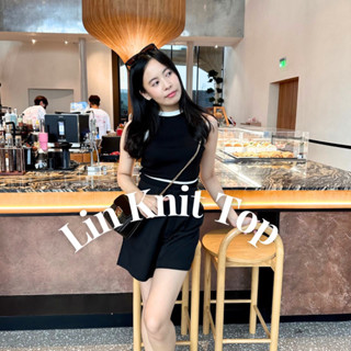 Lin knit top เสื้อกล้าม แขนกุด ไหมพรม ทูโทน ขาวดำ คอวี ผ้าหนา 💜🖤☕️🍪 พร้อมส่งจากไทย