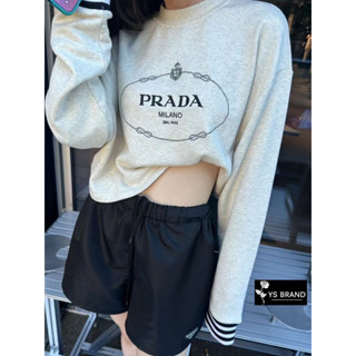 Prada เสื้อยืด เสื้อแขนยาว ผ้านิ่ม ใส่สบาย ไม่แข็ง ปักโลโก้ พราด้า ปราด้า