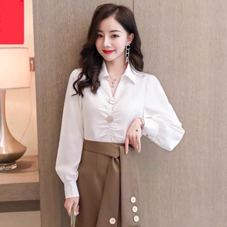 เสื้อเชิ้ตผู้หญิงแขนยาว เนื้อผ้าซาตินสไตล์ใหม่ กระดุม ใหญ่สอ…