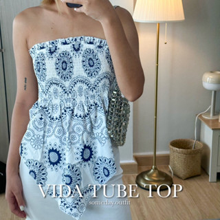 SOMEDAY : VIDA TUBE TOP | เสื้อเกาะอกลายลูกน้ำ ทรงผ้าเช็ดหน้า