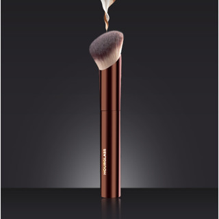 HOURGLASS AMBIENT SOFT GLOW Foundation Brush แปรงแต่งหน้า