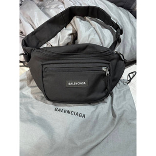 กระเป๋าคาดอกBalenciagaสภาพ 95 % อุปกรณ์ถุงผ้า การ์ด