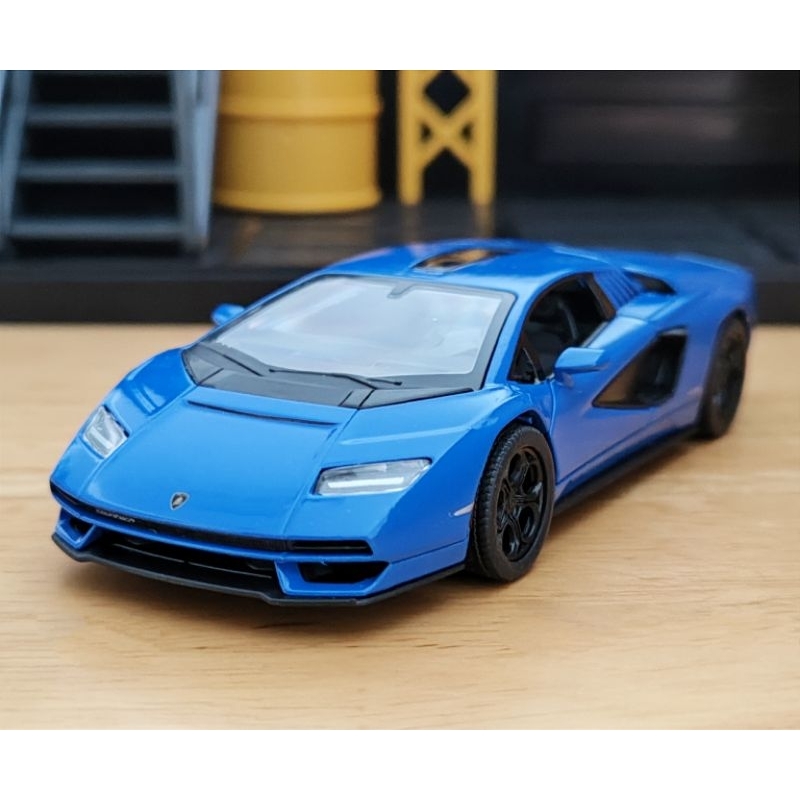 โมเดลรถเหล็ก L. Countach LPI 800-4 รถสปอร์ต มีลาน ไม่มีกล่อง