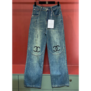 CHANEL DENIM JEANS กางเกงยีนส์ ทรงกระบอก ปักโลโก้ ยีนส์สีฟอกซีด ชาแนล