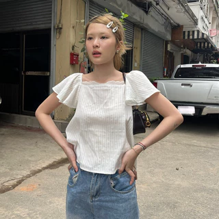 (จัดส่ง 19)Theremin Lila blouse เสื้อแขนกระดิ่งตกแต่งลูกไม้ (white lace)