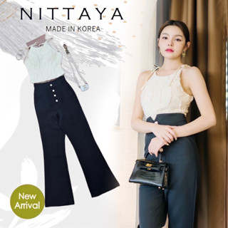 ราคาถูกที่สุด!! NITTAYA เชตเสื้อครีมสายผูกไหล่ 2 ข้าง มาพร้อมกับกางเกงดำขายาว