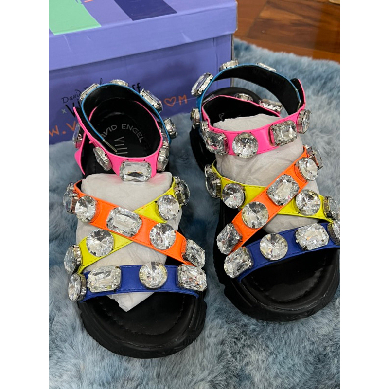 ส่งต่อ เทๆ ใหม่มาก รองเท้ารัดส้น รองเท้าเพชร Villain SF