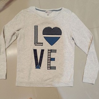 เสื้อ sweater สีเทาอ่อน ลาย LOVE esprit size xs ผ้าไม่หนามาก